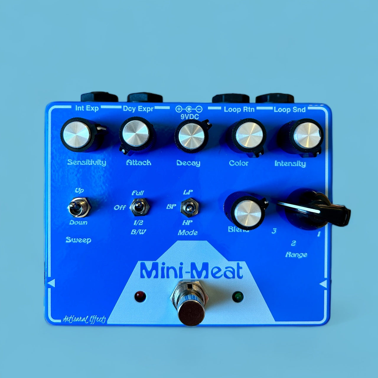 Very compact, full featured Mini-Meat envelope filter guitar pedal.